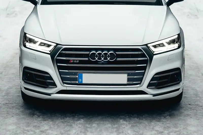 Front des Audi SQ5 mit Singleframe-Grill und Matrix-LED-Scheinwerfern