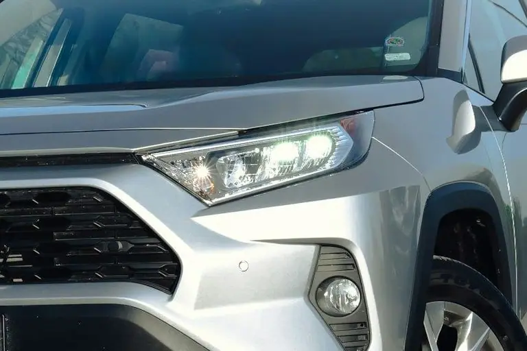 LED-Scheinwerfer des Toyota RAV4